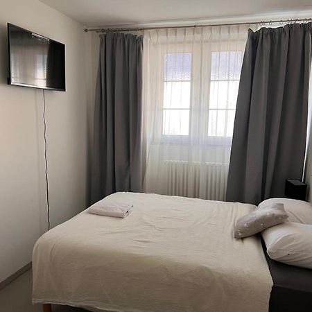 פרטלן Budget Room Free Parking מראה חיצוני תמונה