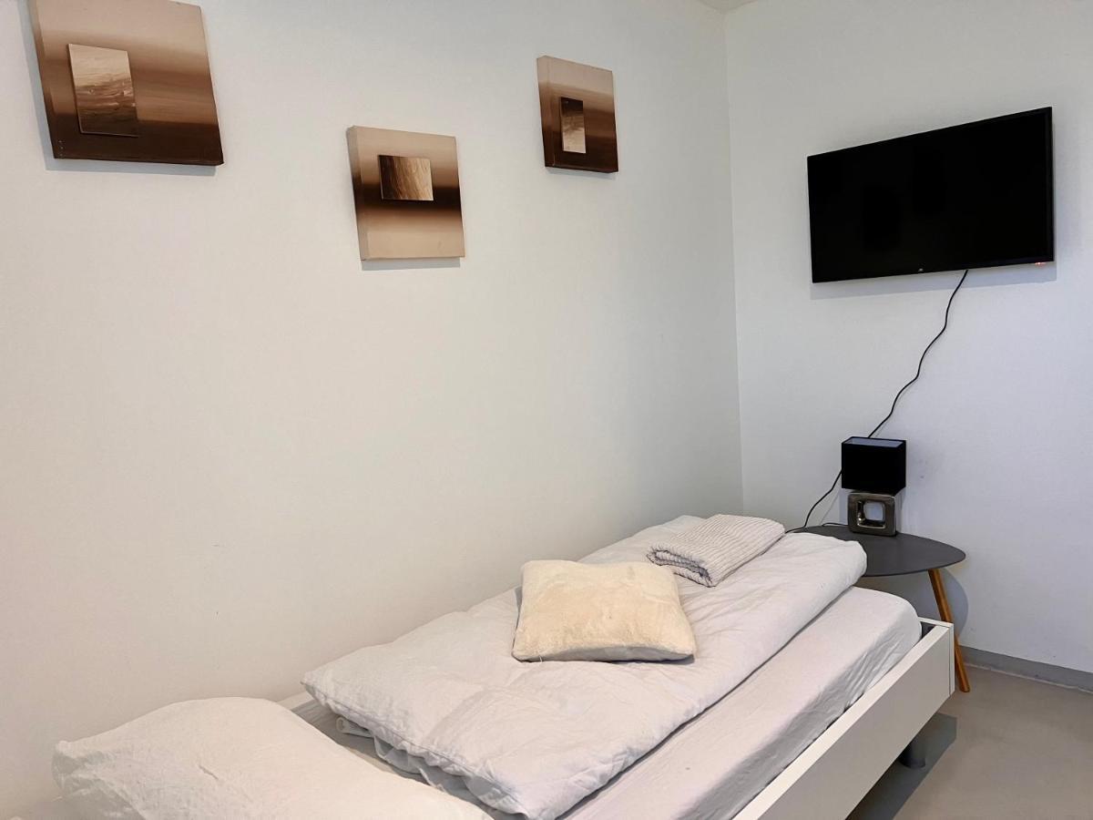 פרטלן Budget Room Free Parking מראה חיצוני תמונה