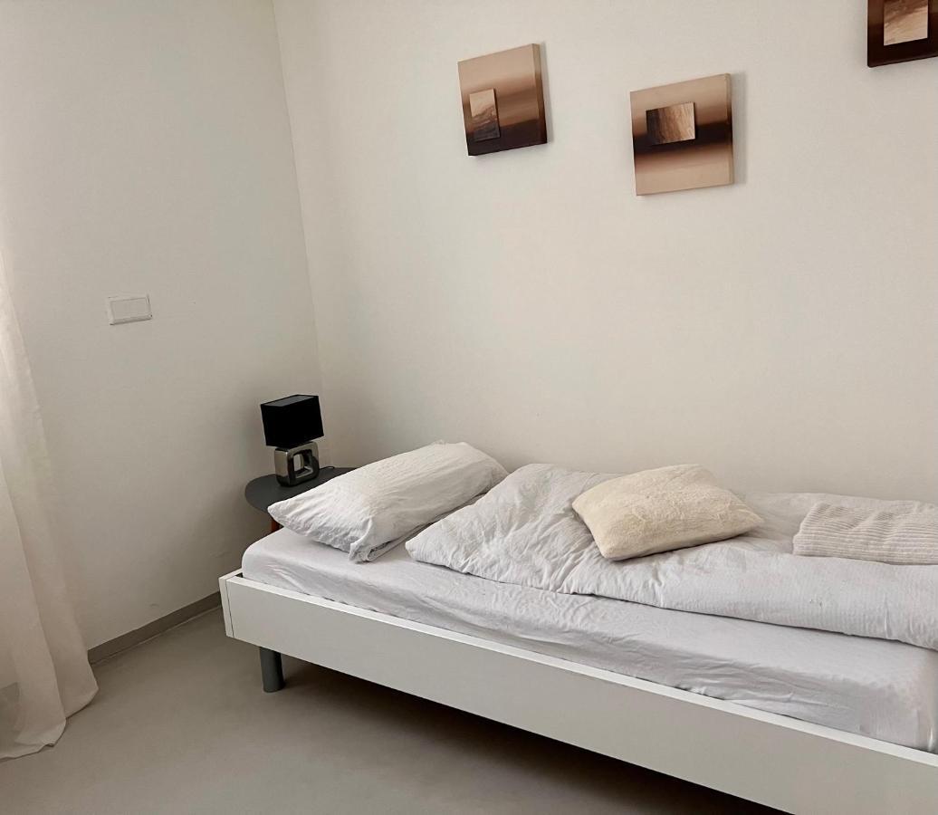 פרטלן Budget Room Free Parking מראה חיצוני תמונה